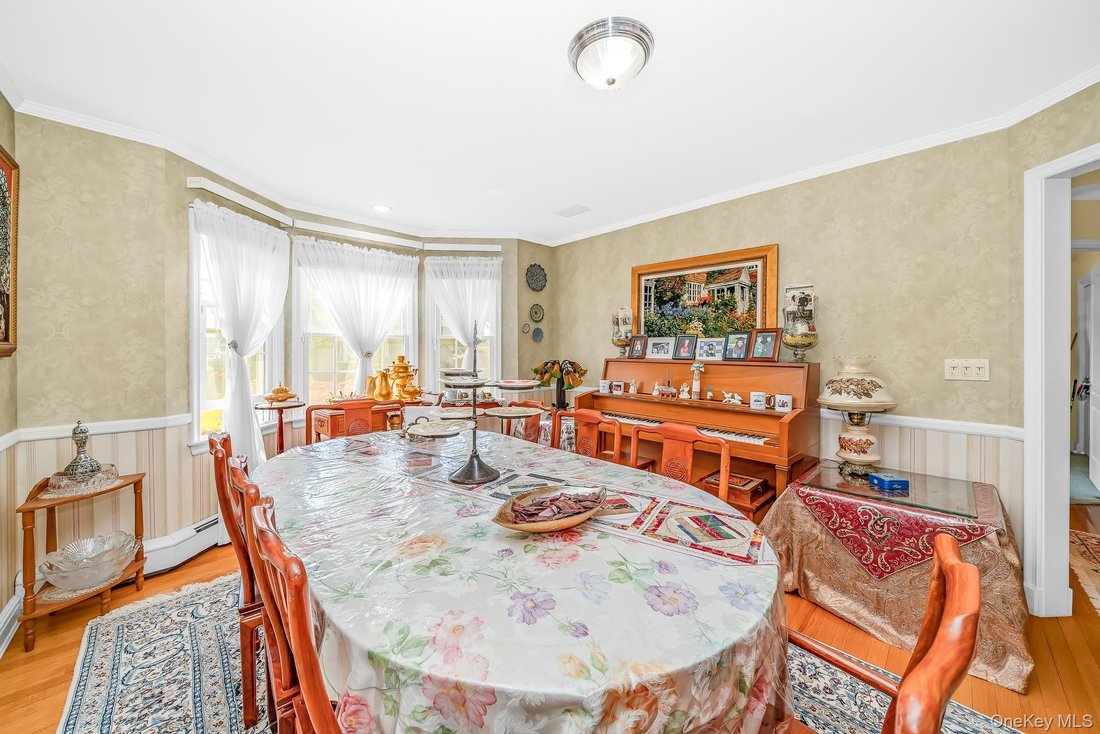 House in Seaford, New York, United States 2 - 18023667