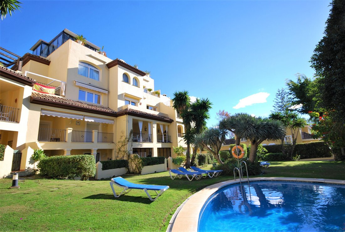 Penthouse in Guadalmina Alta, San Pedro de Alcantara, Spain 1 - 15844109