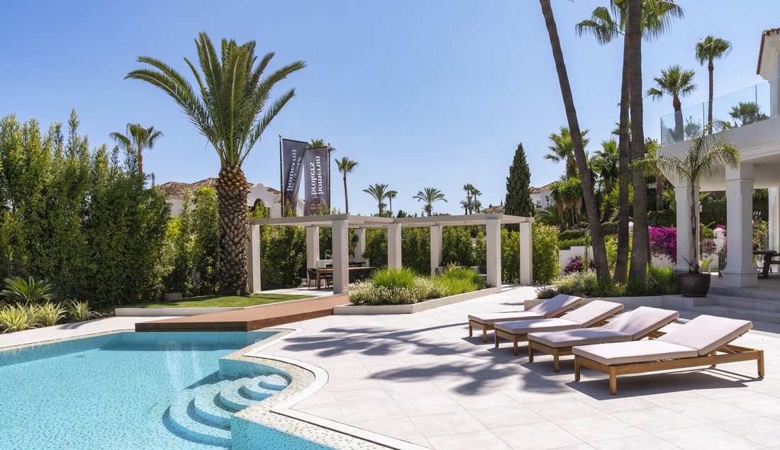 Villa in Nueva Andalucia, Marbella, Spain 5 - 13072272