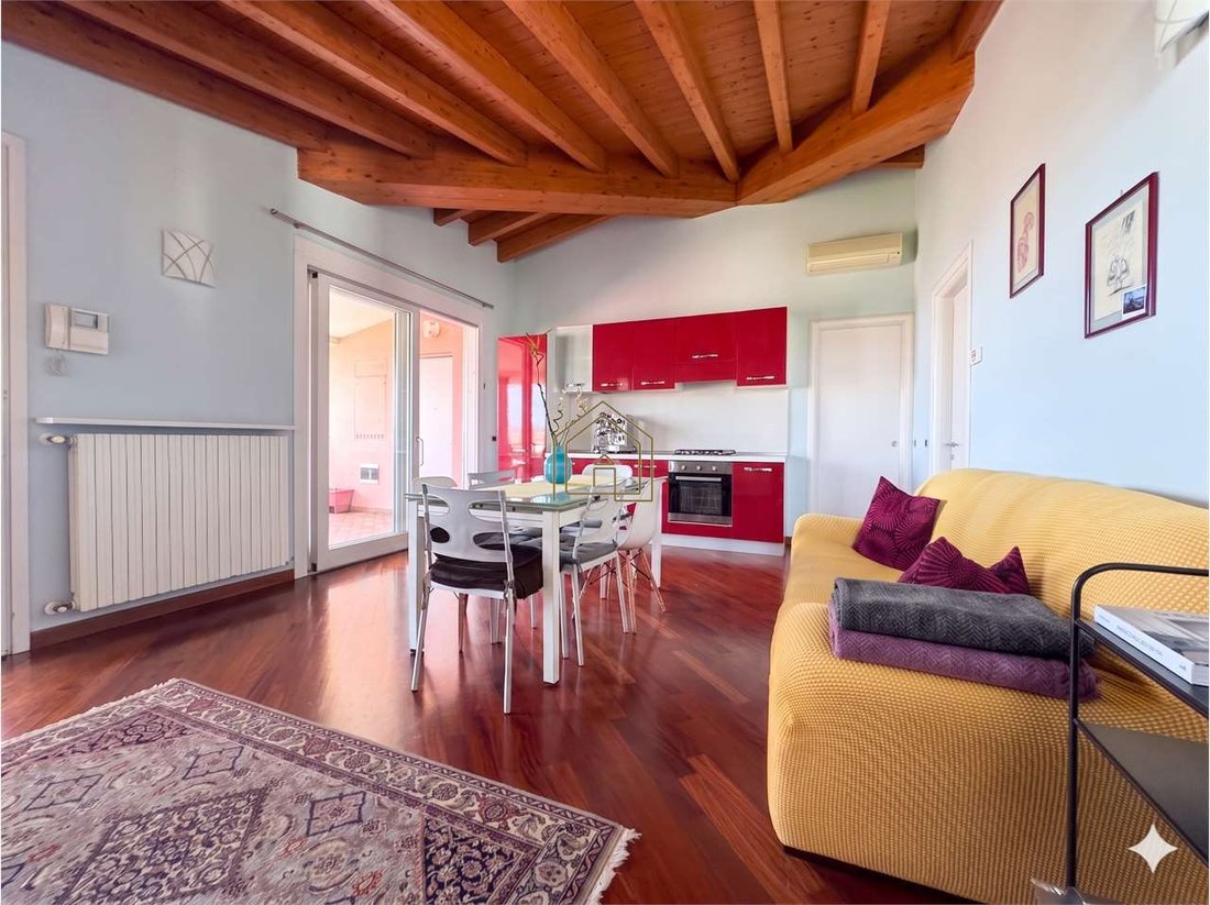Apartment in Desenzano Centro, Desenzano del Garda, Lombardy 4 - 18022807