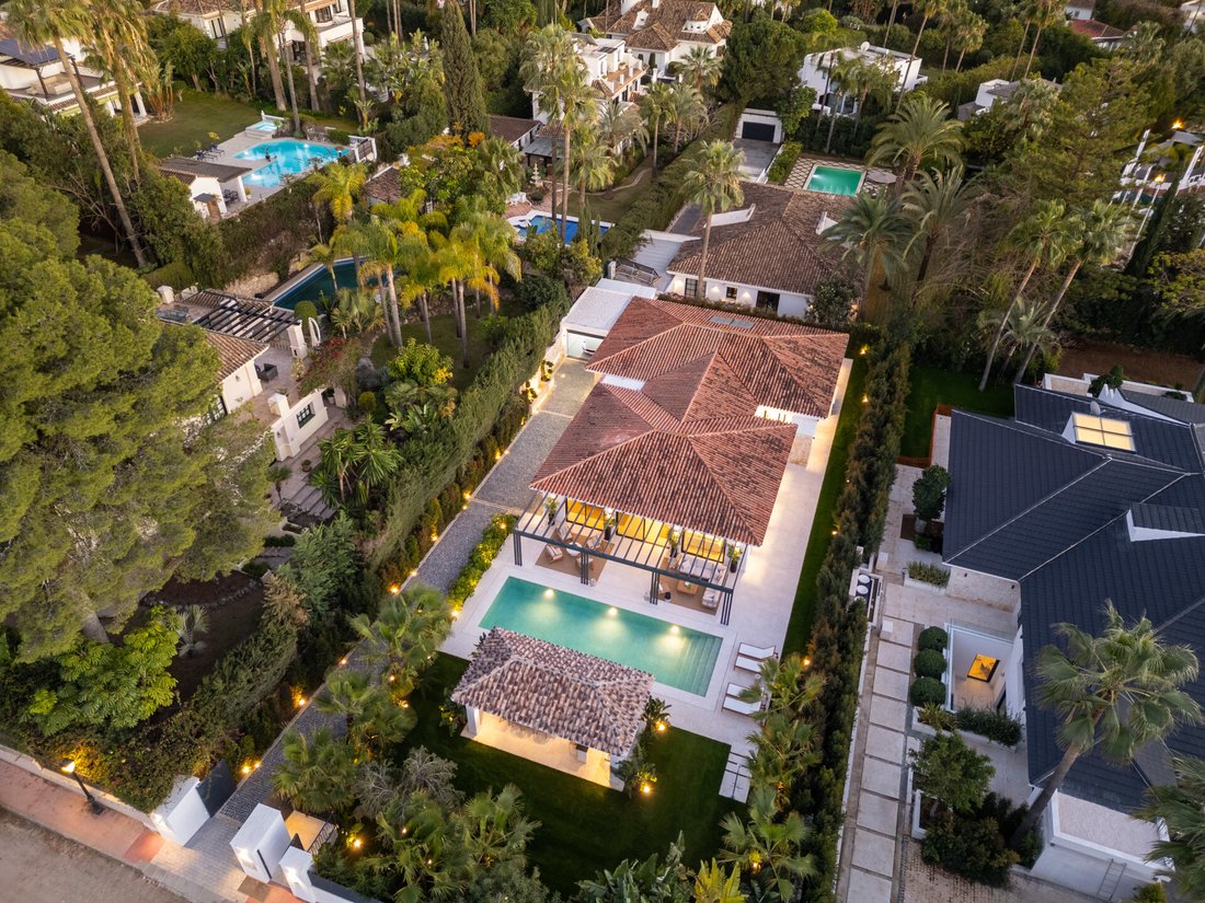 Villa in Nueva Andalucia, Marbella, Spain 1 - 14988810