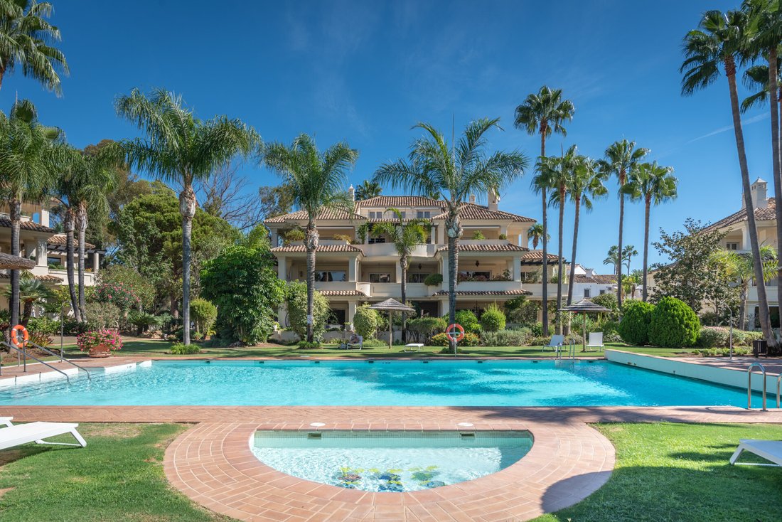 Penthouse in Marbella, Andalusia, Spain 1 - 16177504