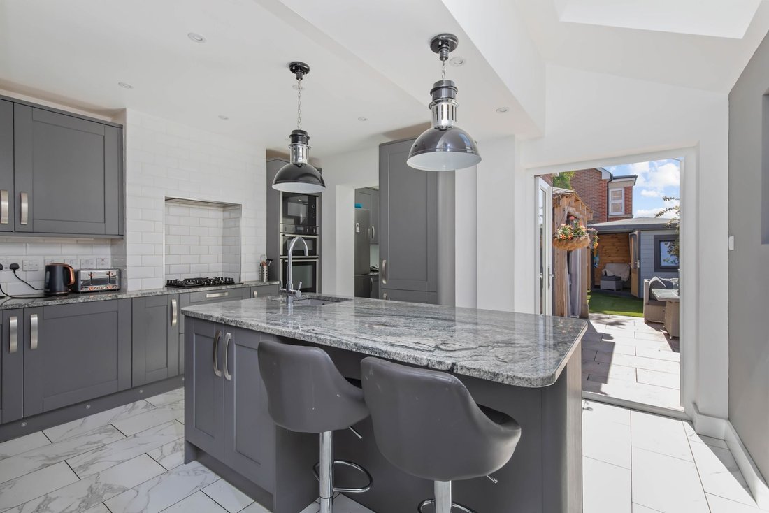 House in Oakhill, Horsham, England 2 - 18023600