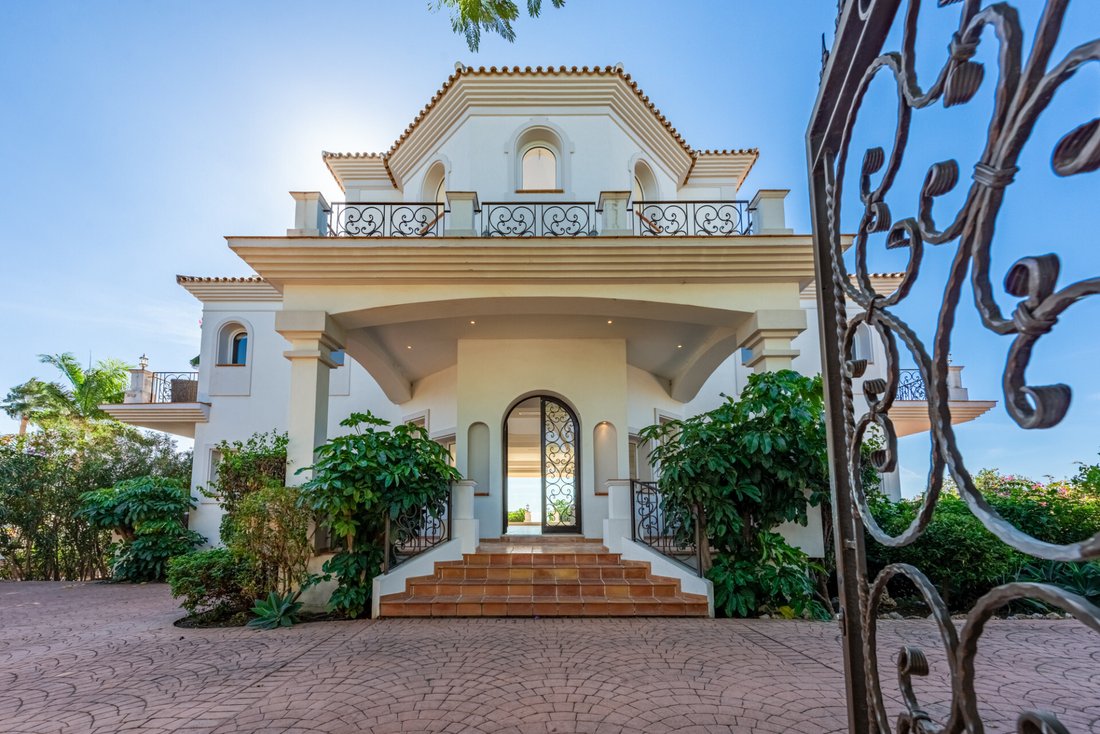 Villa in Cancelada, Estepona, Andalusia 2 - 16671266