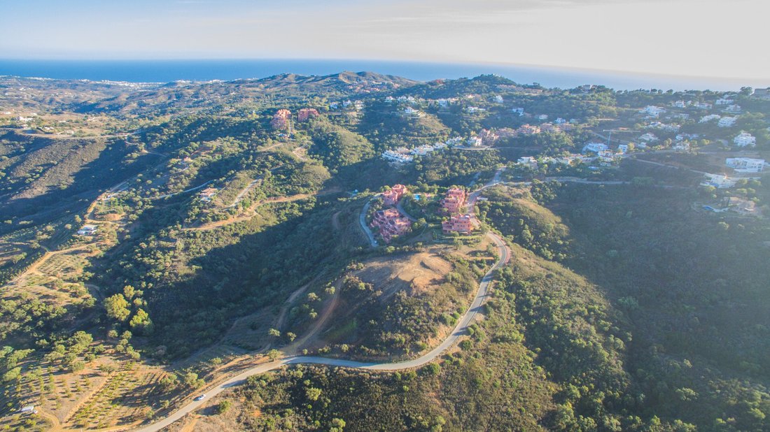 Land in Elviria-Cabopino, Marbella, Spain 1 - 15219198