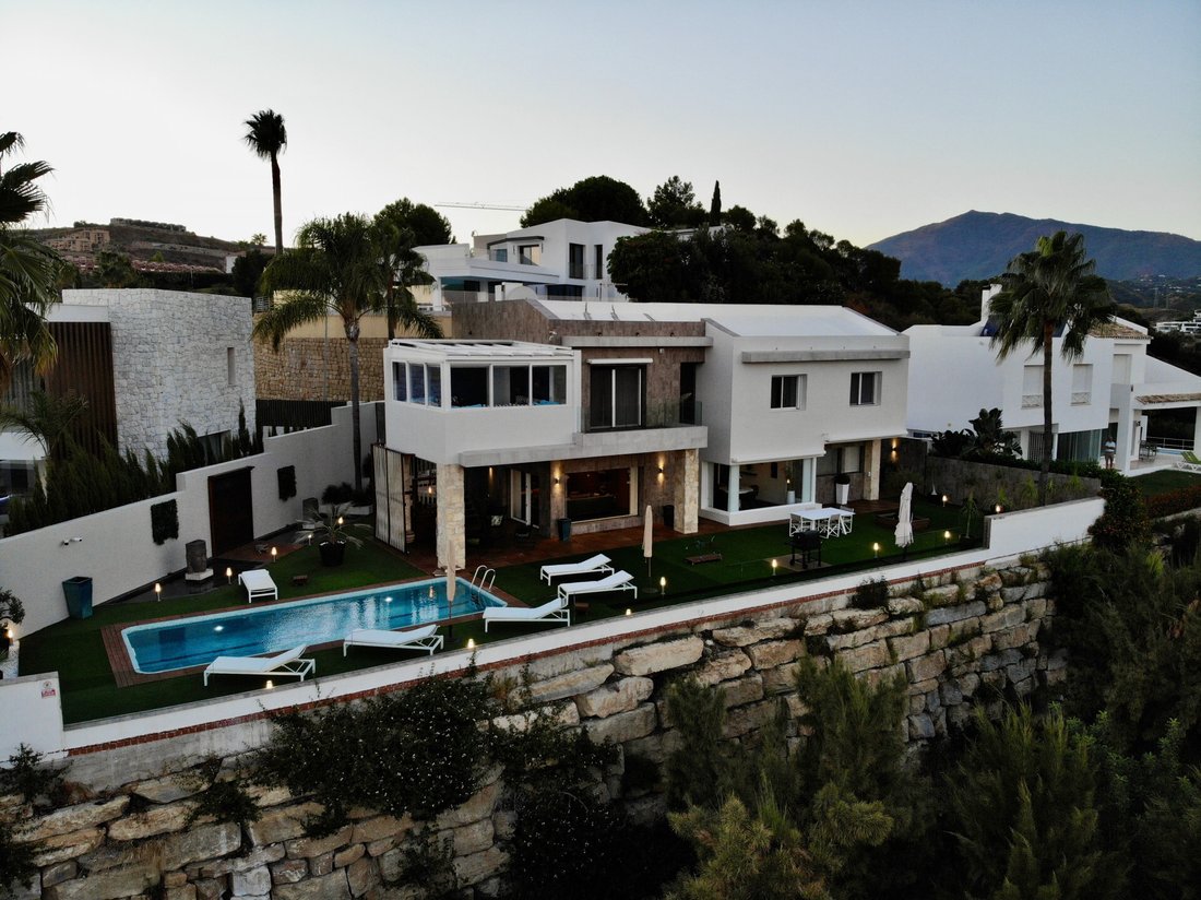 Villa in Estepona, Andalusia, Spain 1 - 12194352