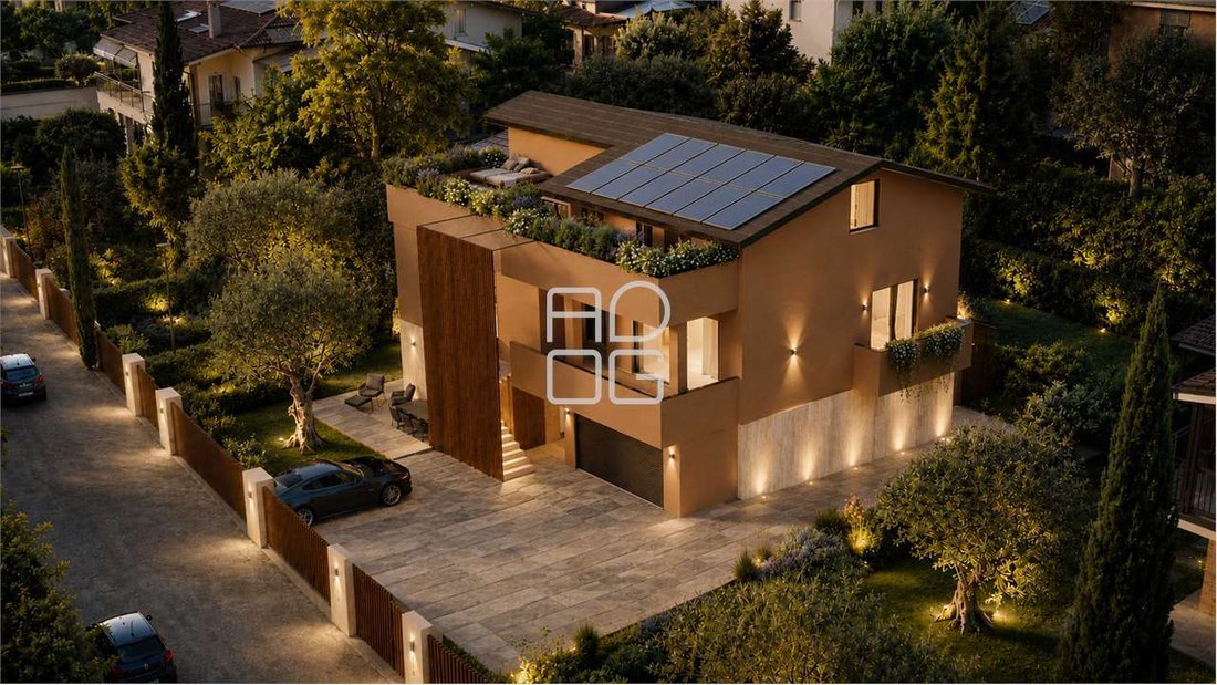 Villa in Historic Center, Desenzano del Garda, Lombardy 1 - 18022780