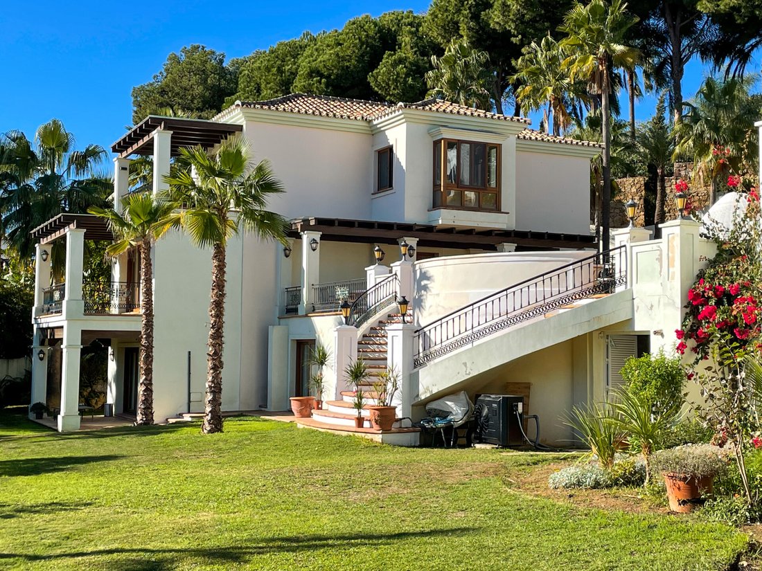 Villa in El Paraíso, Benahavis, Spain 4 - 12010965