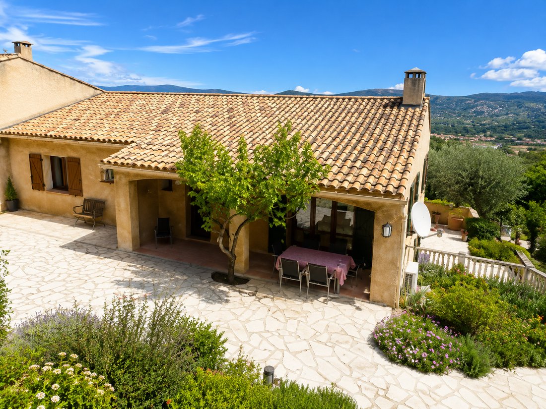 House in La Croix-Valmer, Provence-Alpes-Côte d'Azur, France 1 - 17438482