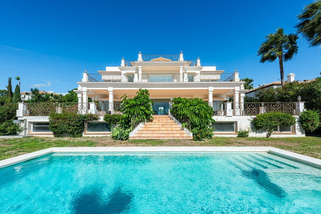 Villa in Cancelada, Estepona, Andalusia 1 - 16671266