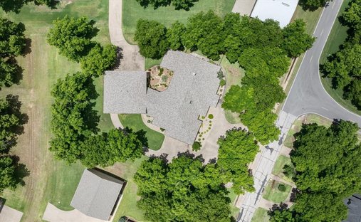 House in Granbury, Texas, United States 1