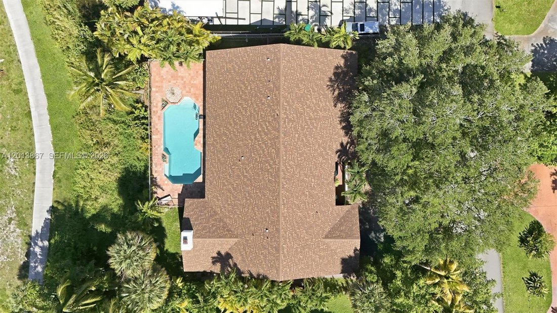 Maison à Hialeah, Floride, États-Unis 3 - 18022555