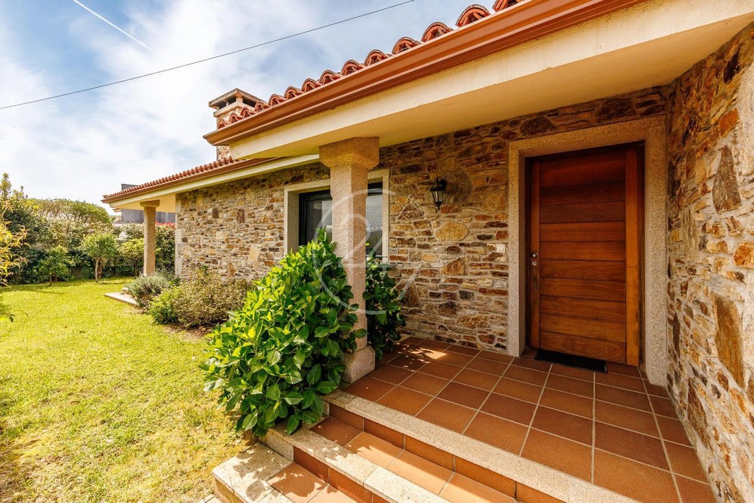Villa in Tomino (District), Tomino, Spain 1 - 18022583