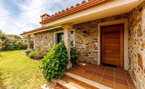 Villa in Tomino (District), Tomino, Spain 1