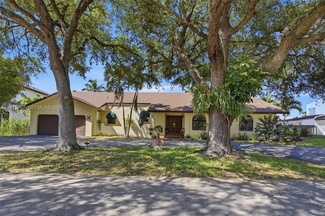 Maison à Hialeah, Floride, États-Unis 1 - 18022555