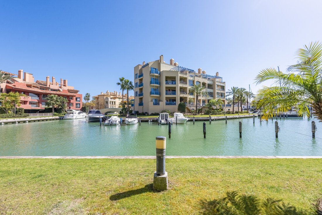 Apartment in Sotogrande, San Roque, Andalusia 2 - 17536771