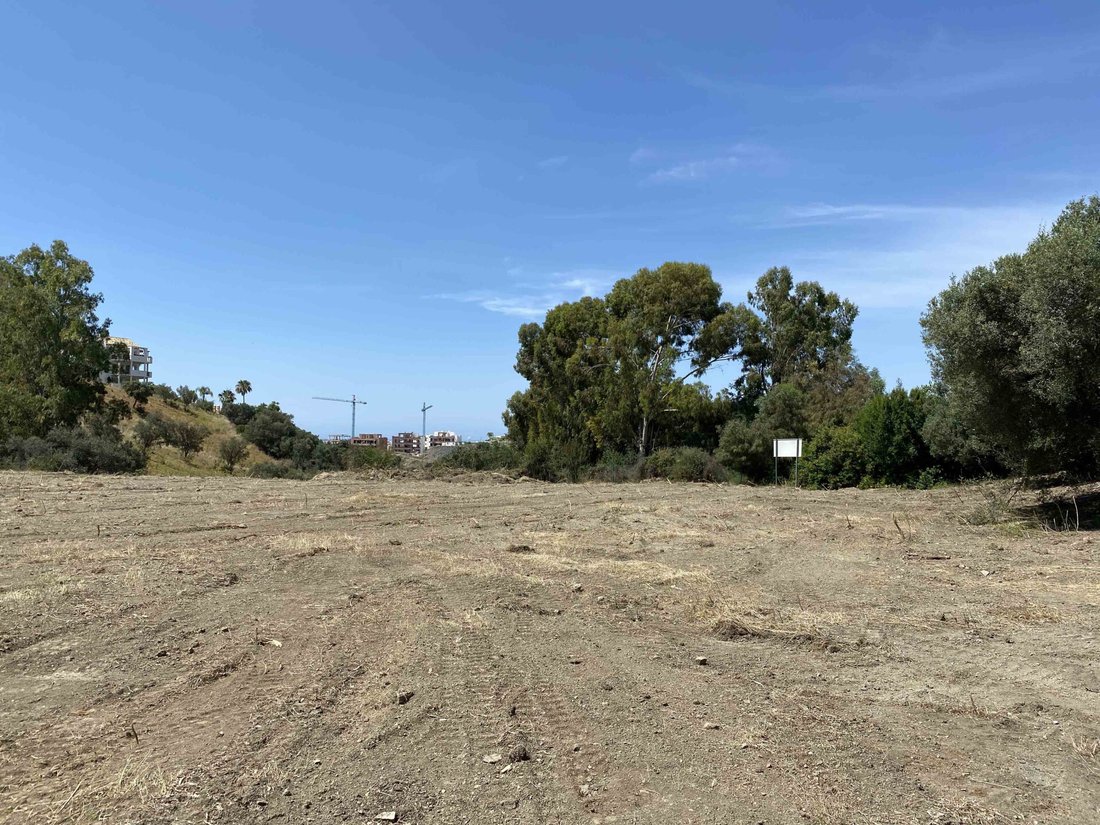 Land in Marbella, Andalusia, Spain 3 - 16024900