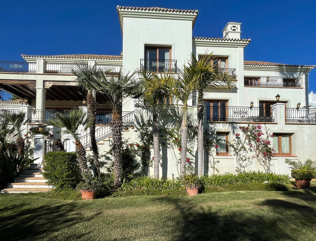 Villa in El Paraíso, Benahavis, Spain 5 - 12010965