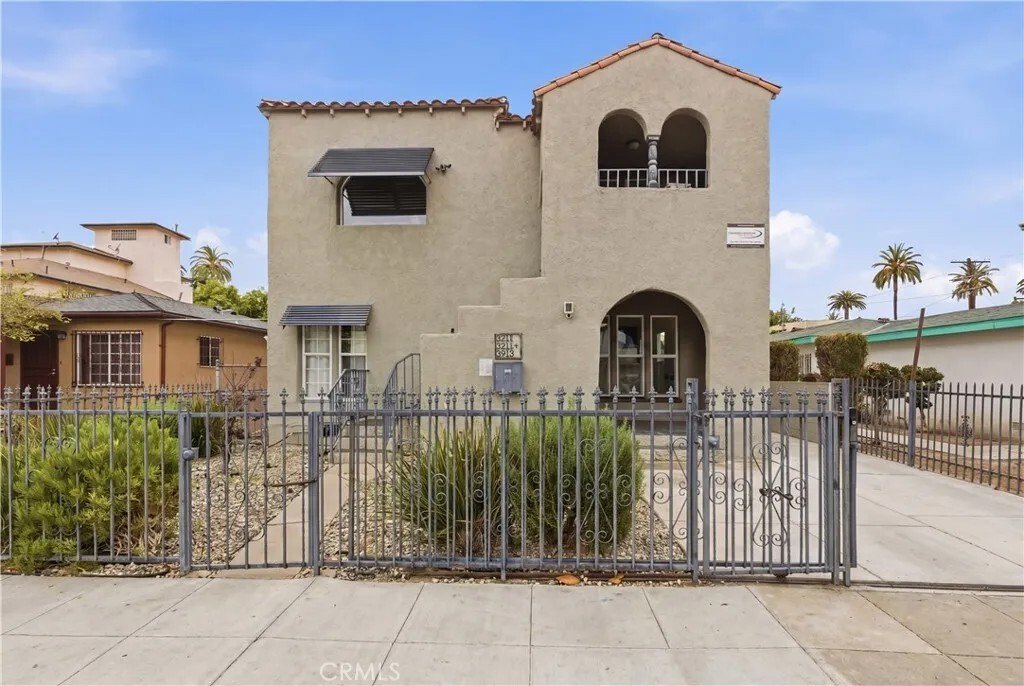 Los Angeles, California, United States 2 - 18022730