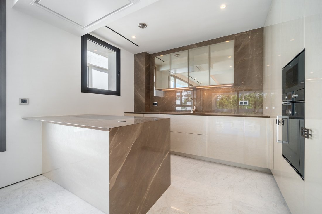 Penthouse in Marbella, Andalusia, Spain 4 - 17595895