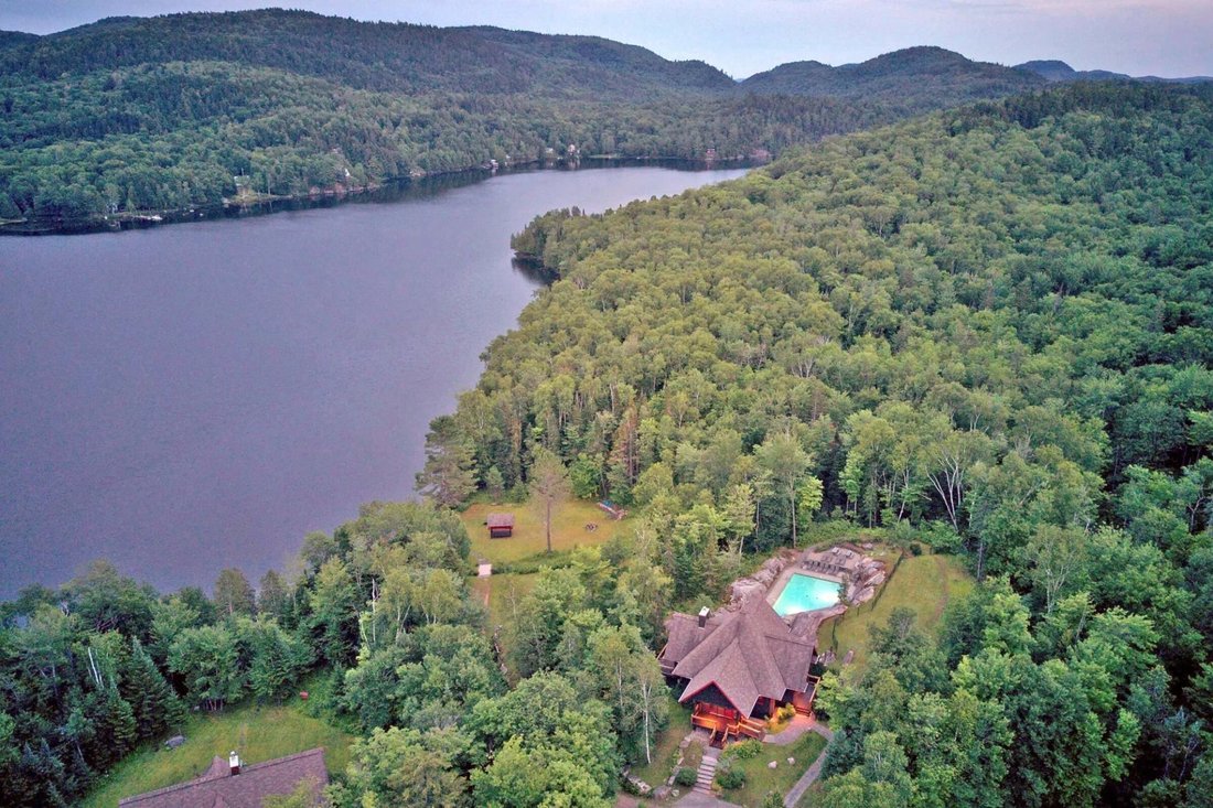 Maison à La Macaza, Québec, Canada 2 - 18023755