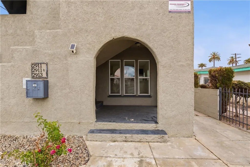 Los Angeles, California, United States 5 - 18022730