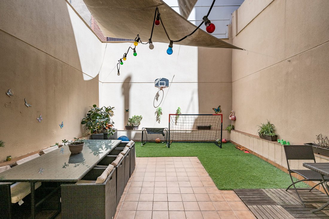 Apartment in Districte II, l'Hospitalet de Llobregat, Spain 1 - 18023201