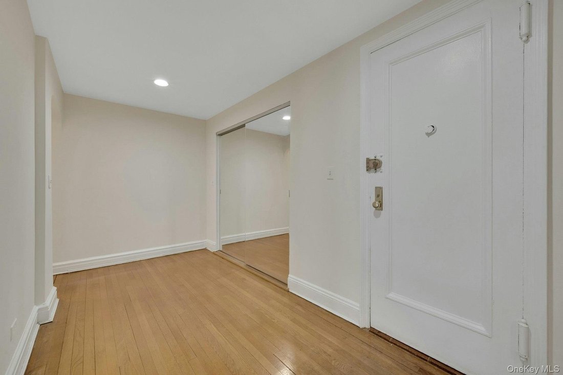 Co Op in Bronxville, New York, United States 5 - 17803047
