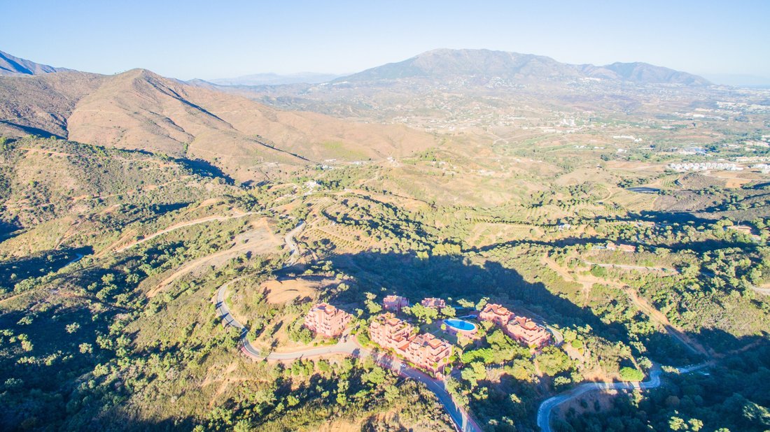 Land in Elviria-Cabopino, Marbella, Spain 2 - 15219198