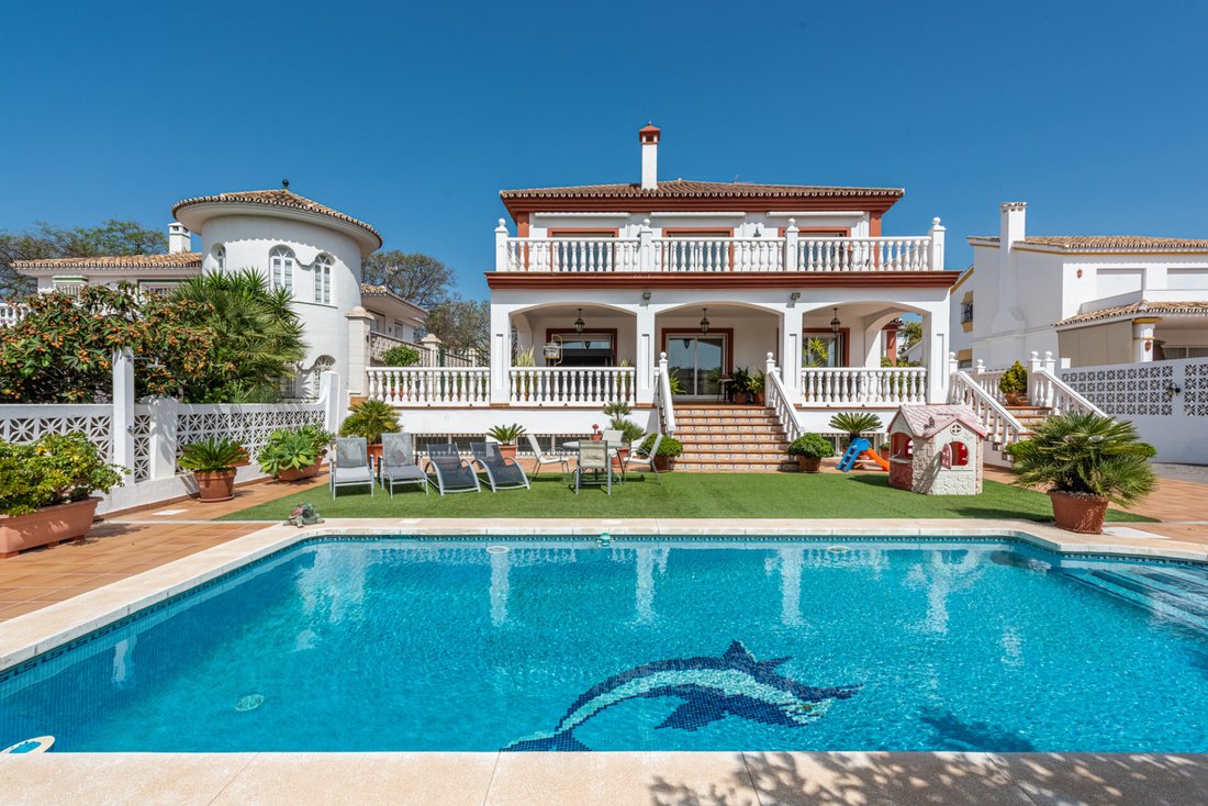 Villa in San Pedro de Alcantara, Andalusia, Spain 1 - 15584157