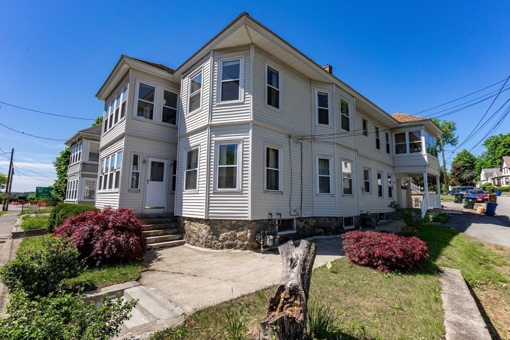 Lawrence, Massachusetts, United States 3 - 18023691
