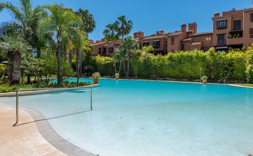 Appartamento a Estepona, Andalusia, Spagna 1