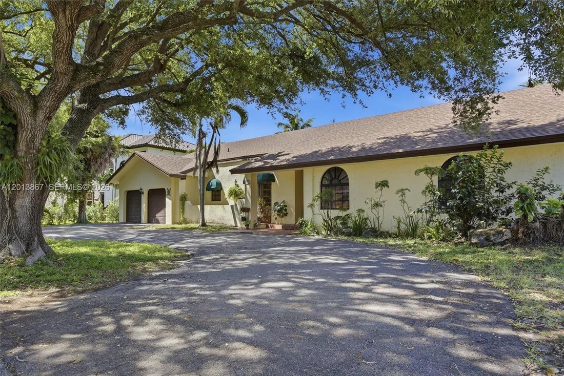 Maison à Hialeah, Floride, États-Unis 2 - 18022555