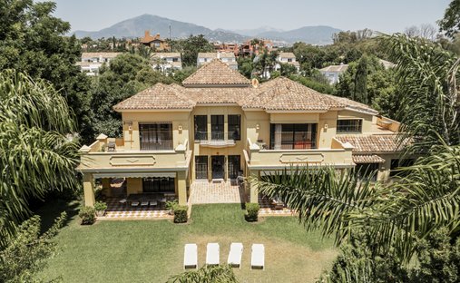 Villa in Estepona, Andalusia, Spain 1