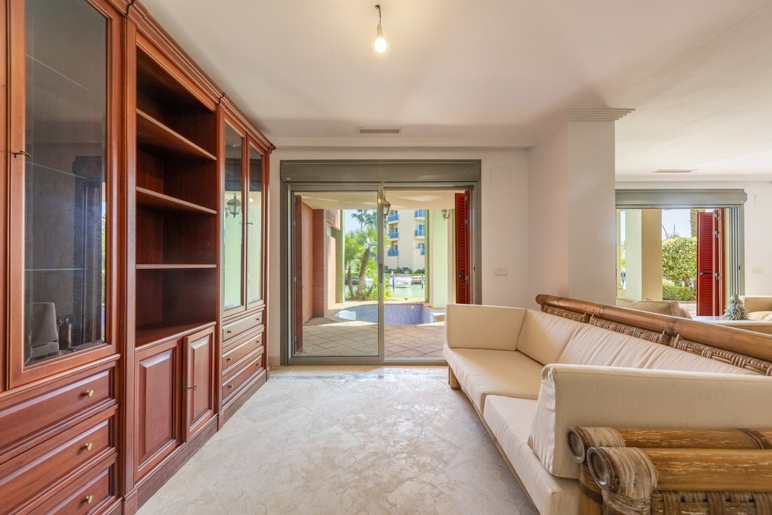 Apartment in Sotogrande, San Roque, Andalusia 5 - 17536761