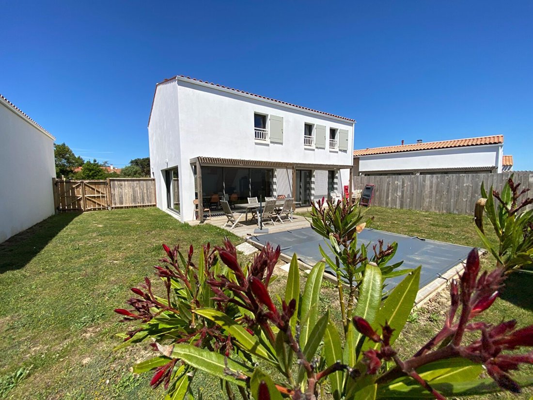 House in Saint-Denis-d'Oleron, Nouvelle-Aquitaine, France 1 - 18023087