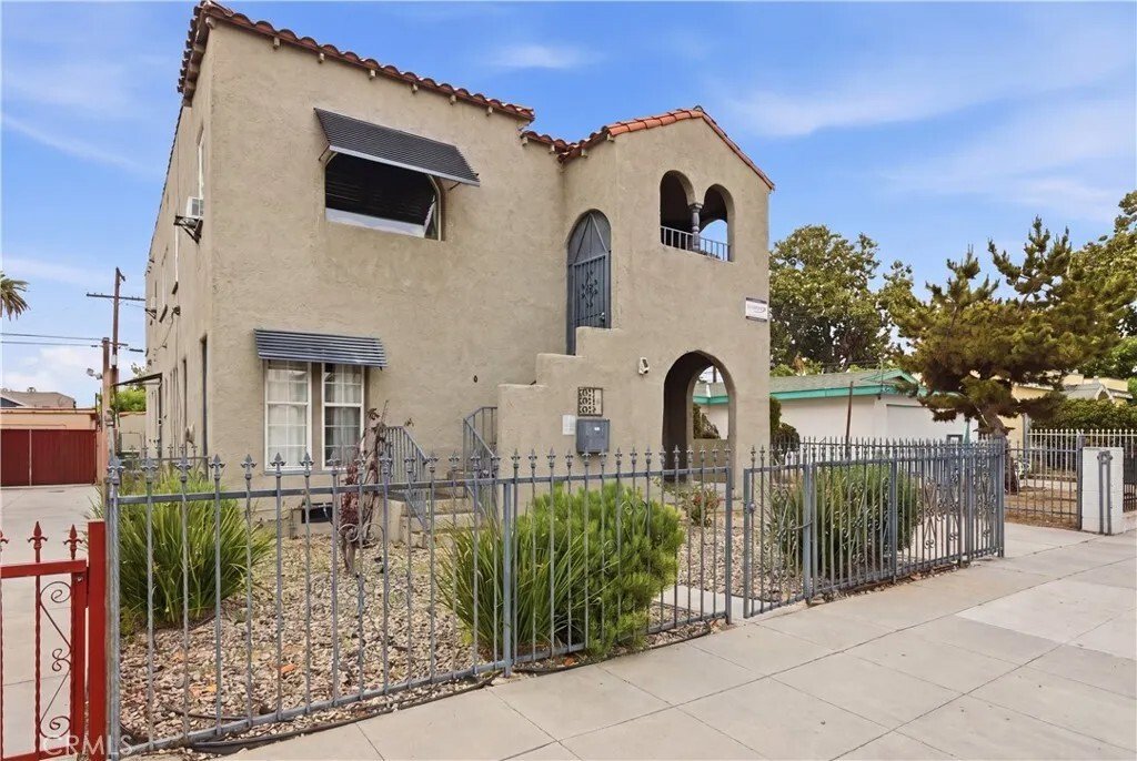 Los Angeles, California, United States 3 - 18022730