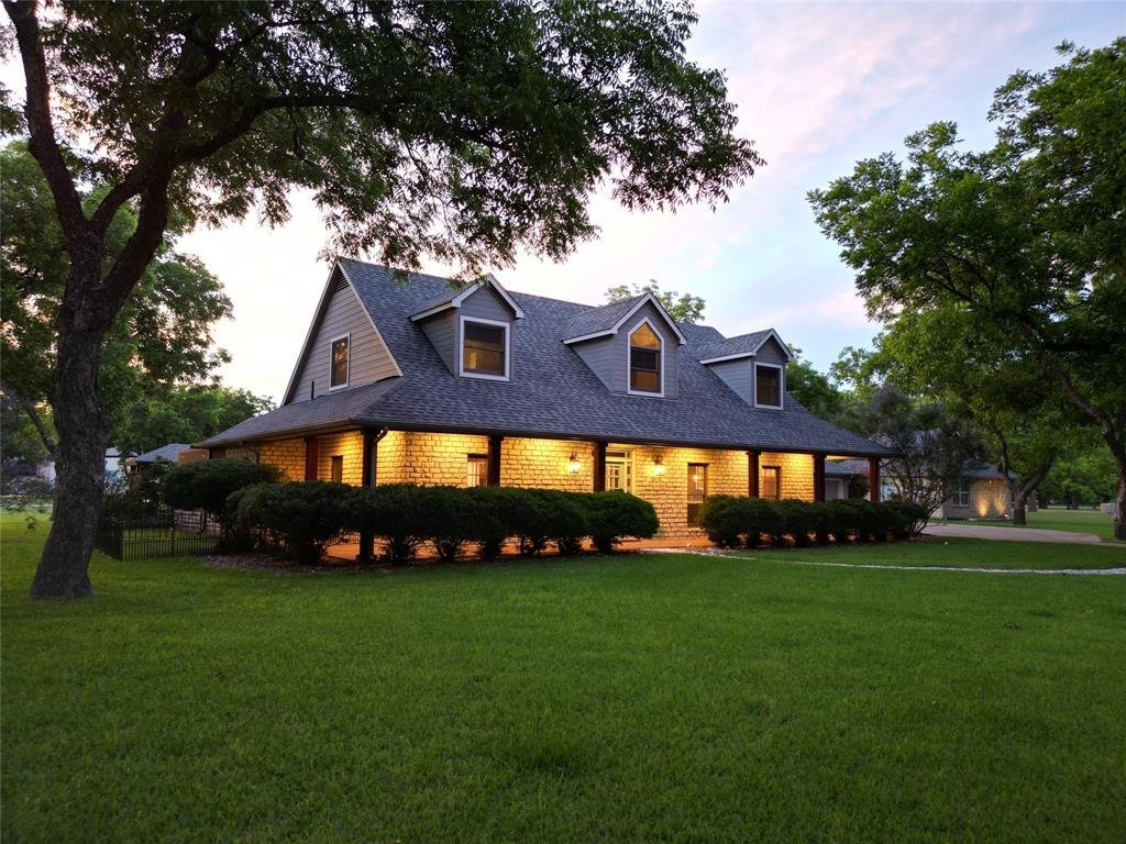 House in Granbury, Texas, United States 1 - 18023436