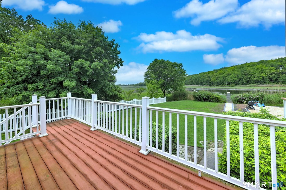House in East Haven, Connecticut, United States 4 - 18003705