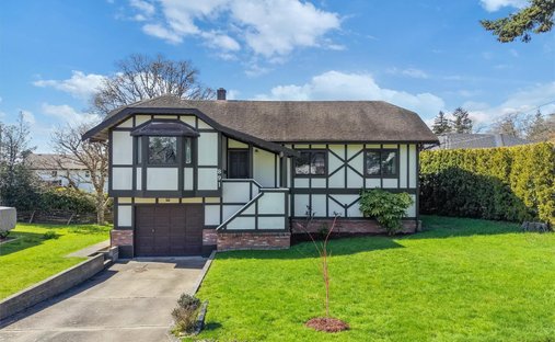 House in Saanich, British Columbia, Canada 1
