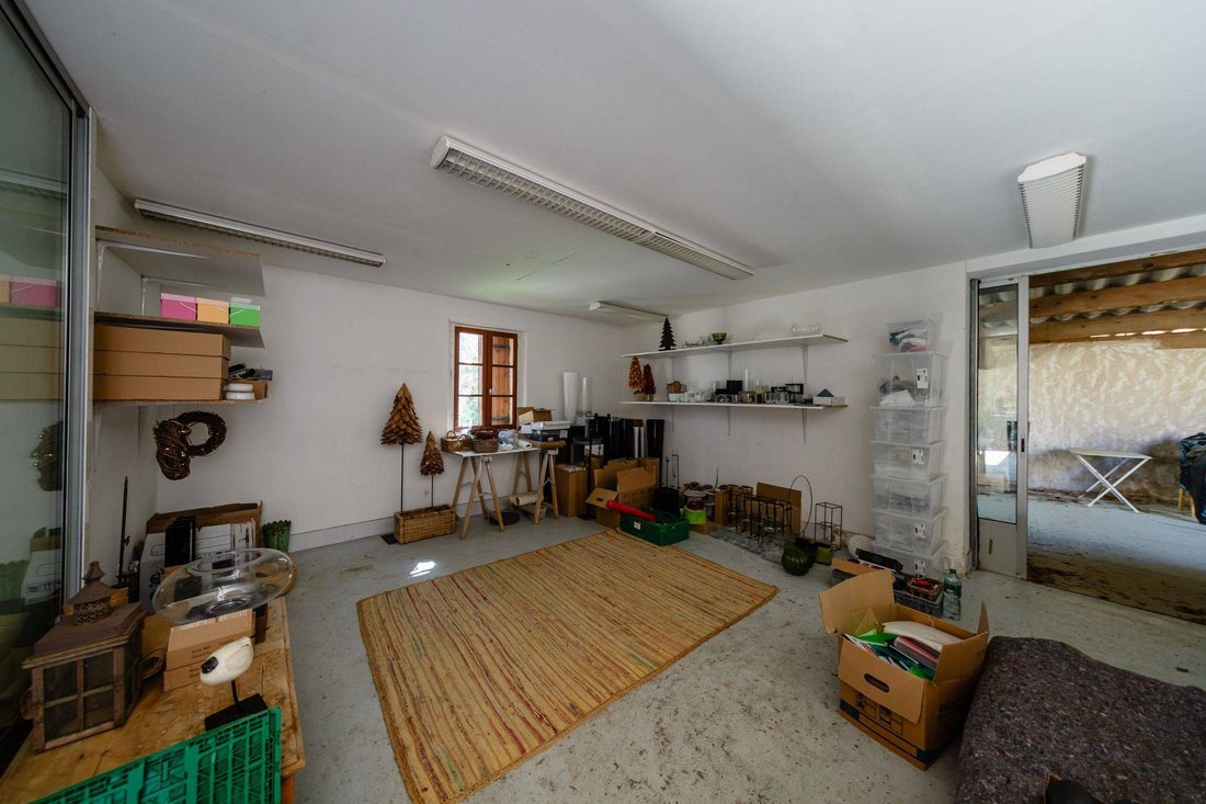Land in Cabrières-d'Avignon, Provence-Alpes-Côte d'Azur, France 5 - 18022878