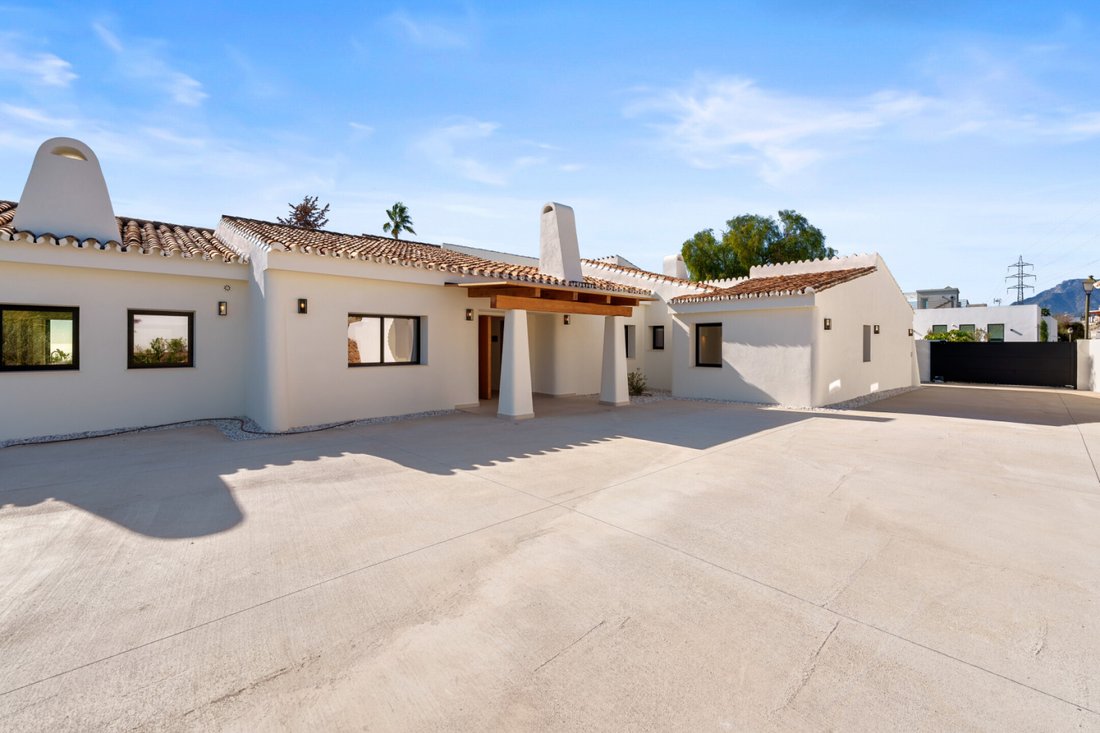 Villa in Marbella, Andalusia, Spain 5 - 16994702