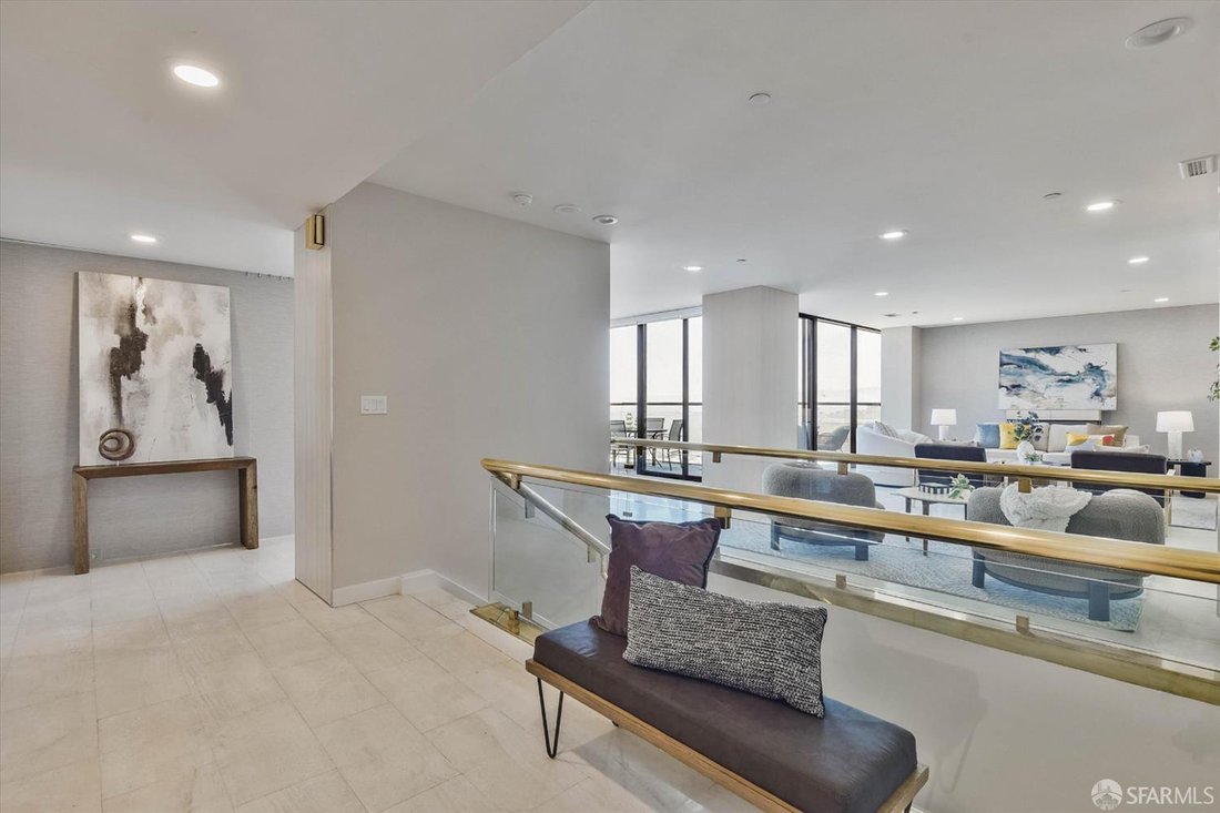 Condo in San Francisco, California, United States 3 - 18022843