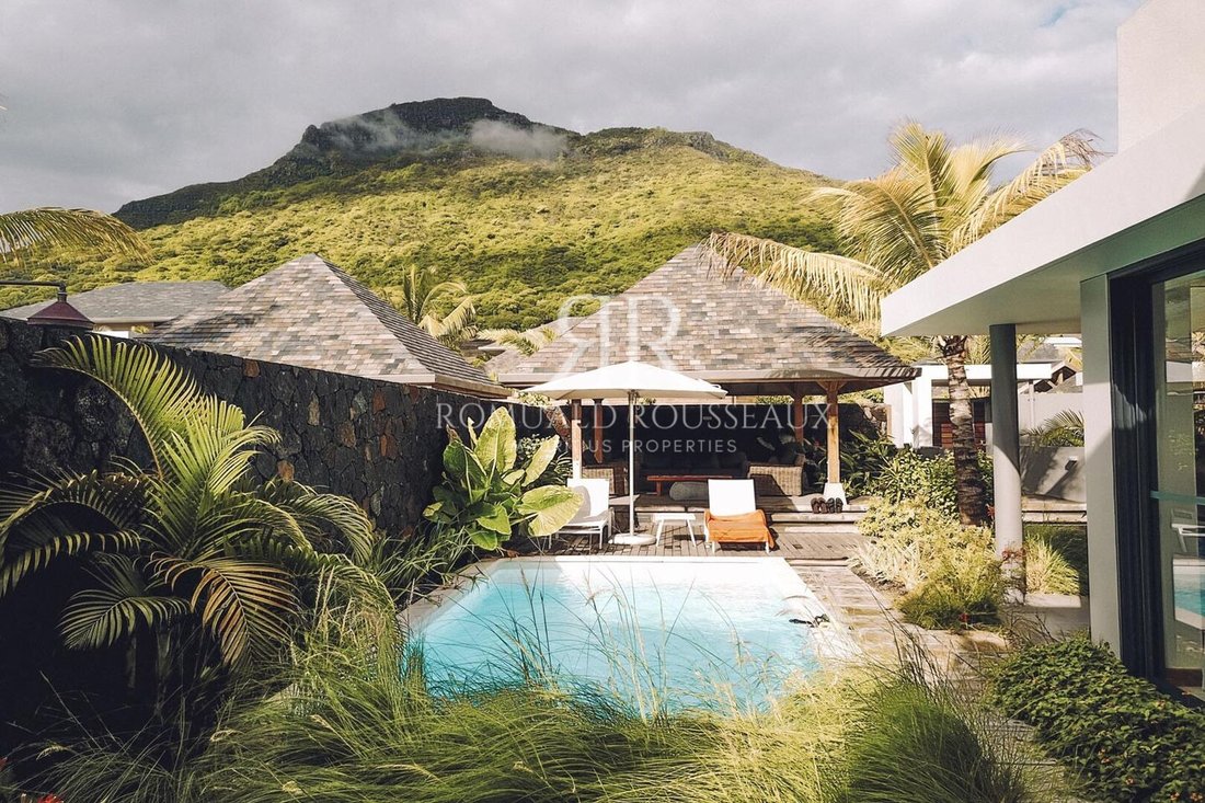 Villa in Black River, Rivière Noire District, Mauritius 1 - 18024621