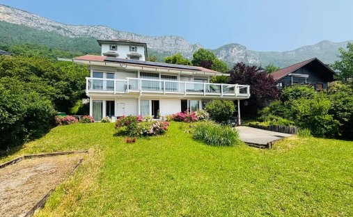 House in Veyrier-du-Lac, Auvergne-Rhône-Alpes, France 1