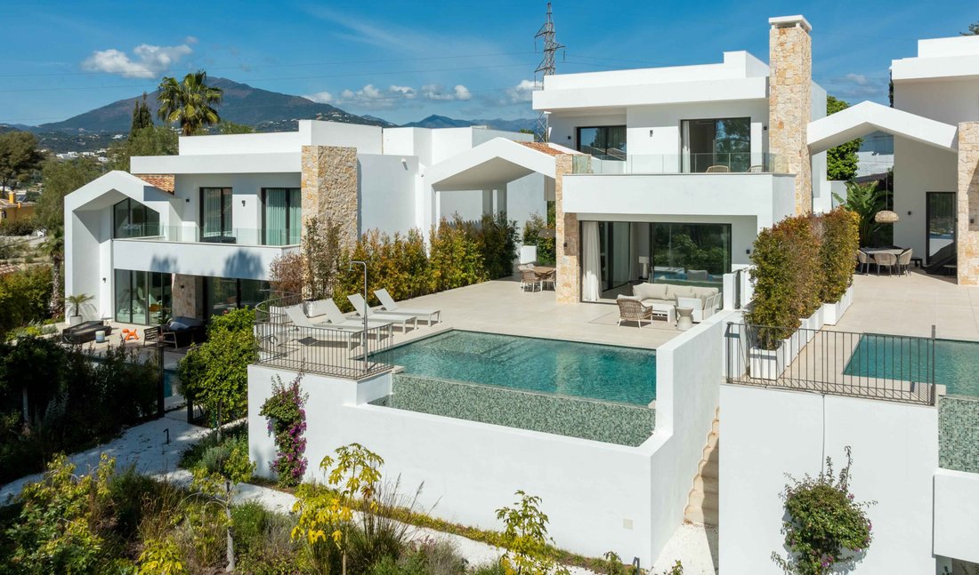 Villa in San Pedro de Alcantara, Andalusia, Spain 2 - 17594372