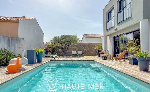 House in Gare-Saint Michel, Les Sables-d'Olonne, France 1
