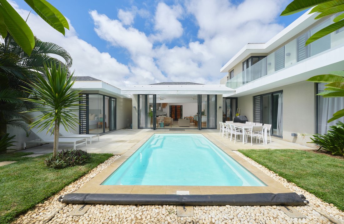 Villa in Grand Baie, Rivière du Rempart District, Mauritius 1 - 18023243