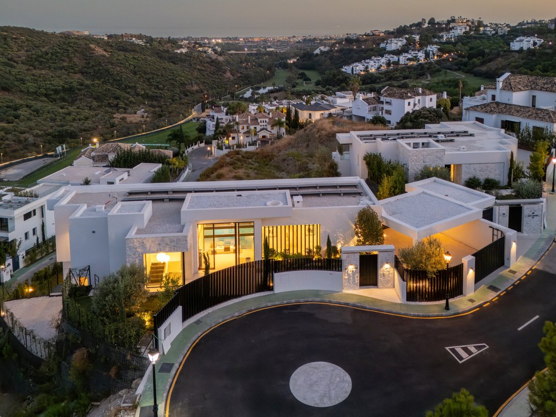 Villa in Marbella, Andalusia, Spain 2 - 17256936