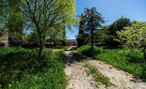 Land in Cabrières-d'Avignon, Provence-Alpes-Côte d'Azur, France 1